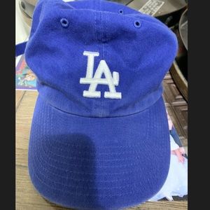 La dodger hat